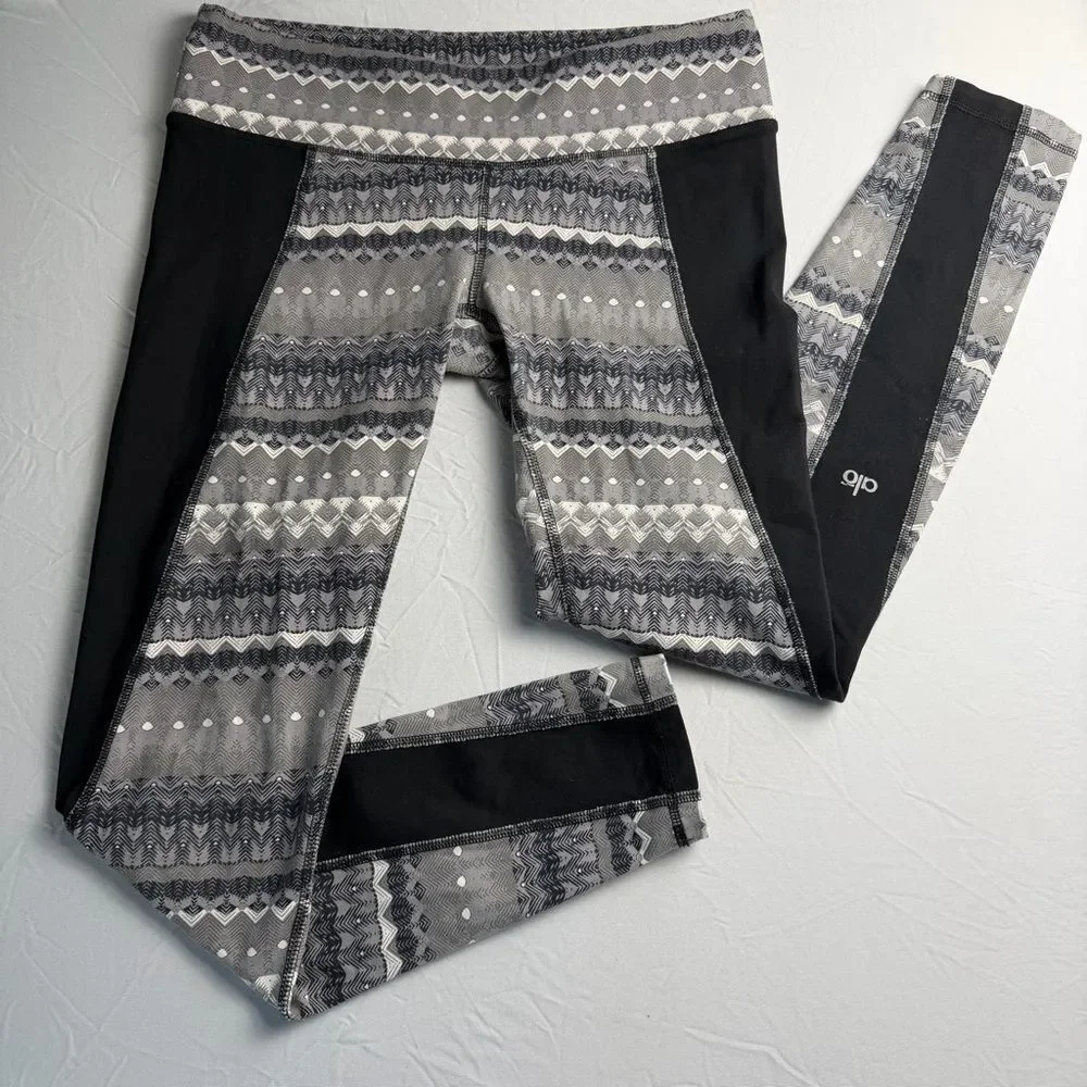 Alo Yoga full length low waisted black gray Print Leggings medium